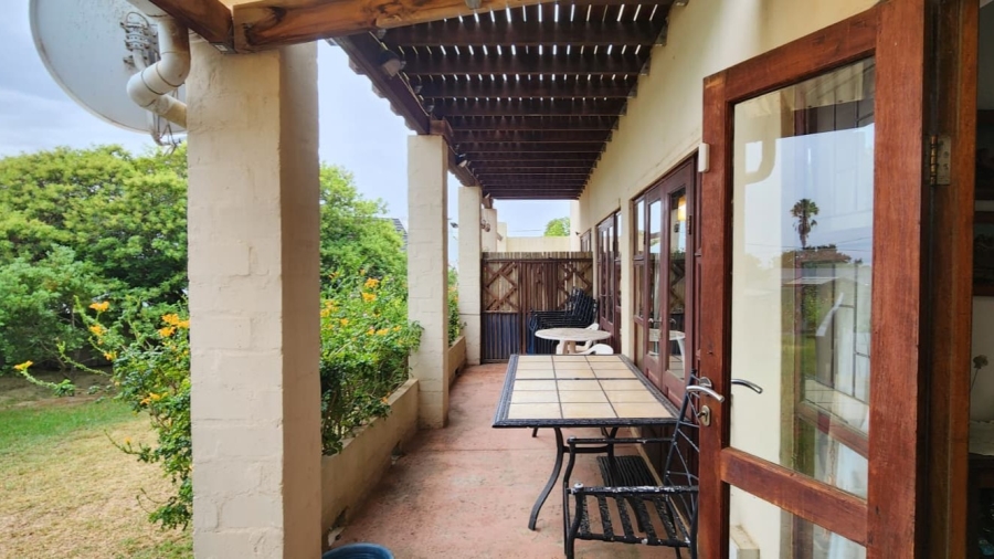6 Bedroom Property for Sale in Napier Western Cape